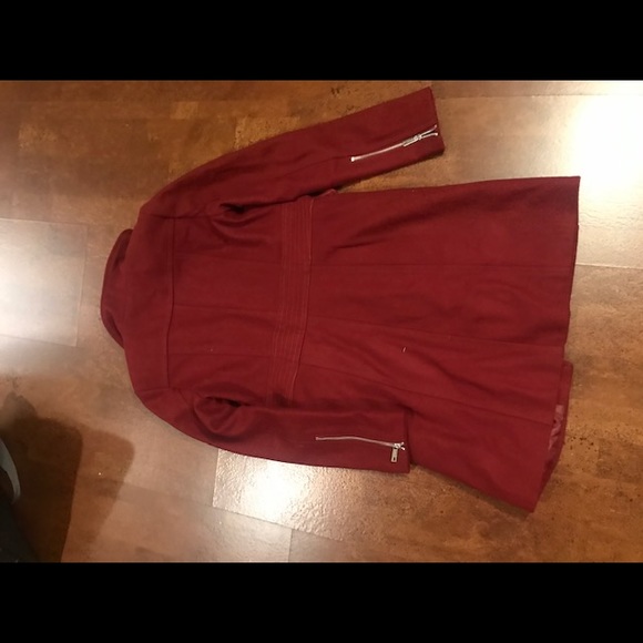 Kenneth Cole coat! Mid thigh, lined, red wool coat. Great condition ! - Picture 5 of 8